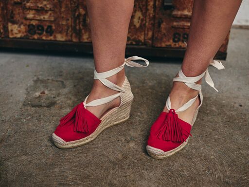 Red lace wedges online