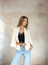 Sirens - Nelly Cape - Oyster